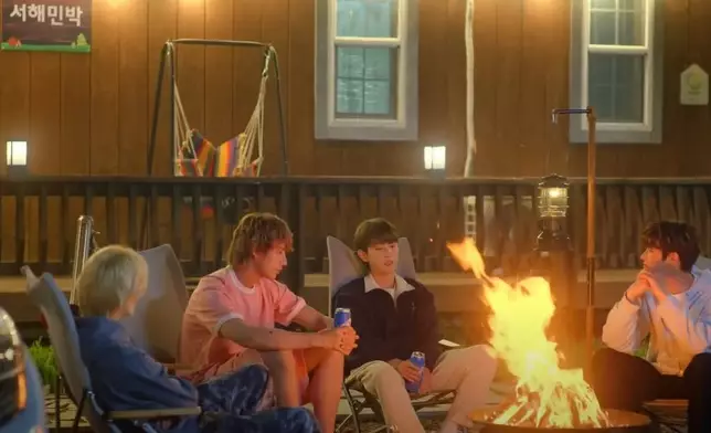 《MIDNIGHT SKY》MV在5月30日公開（影片截圖）