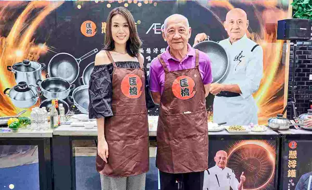 鼎爺讚Lisa有潛質，一教即曉。