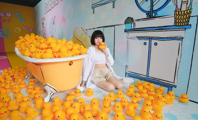 仲有機會同橡皮鴨沖泡泡浴