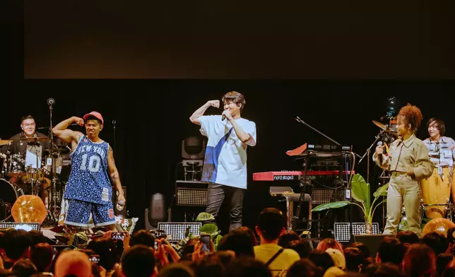 宇宙人在《2023 夏季巡迴演唱會》台北首場邀請比杰和Majin演出。