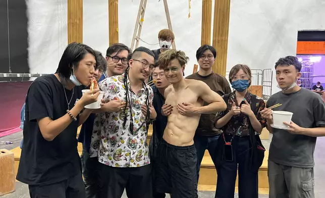 安仔希望舉行慶功宴，與所有幕後團隊一同分享喜悅。