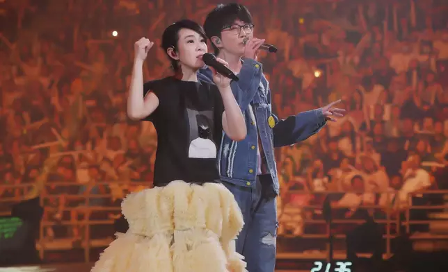 劉若英「飛行日」北京演唱會，首位嘉賓毛不易。
