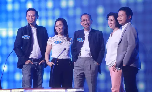 「香港飯局」隊成員有徐英偉（左起）、陳凱欣、曾鈺成、姚潔凝和劉天正。