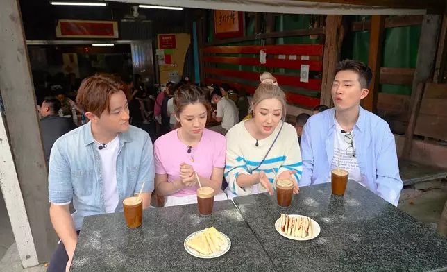 一行人去到路環朝聖最正宗手打咖啡。