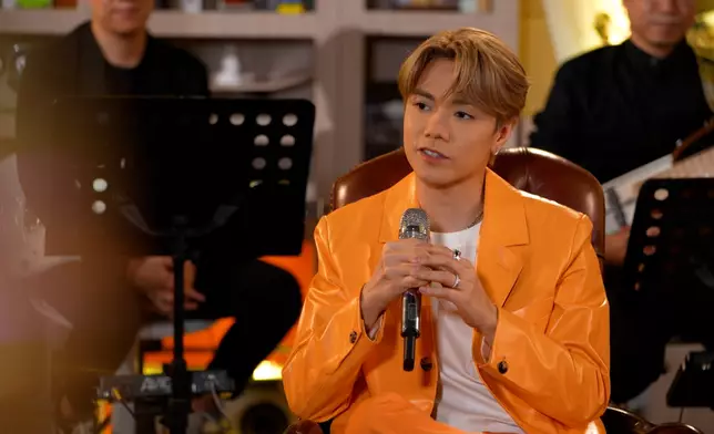 《J Music》7月2日晚播出的一集邀得張敬軒親臨獻唱新歌《隱形遊樂場》