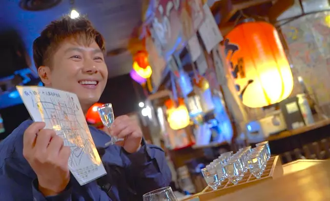 Jarvis飲到wing wing地。