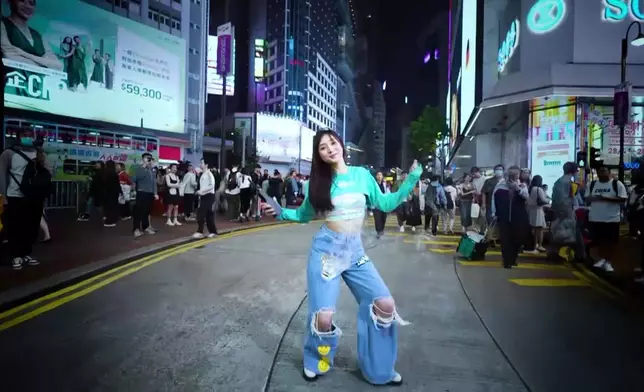 Yumi無論獨舞定群舞都一樣咁好睇。