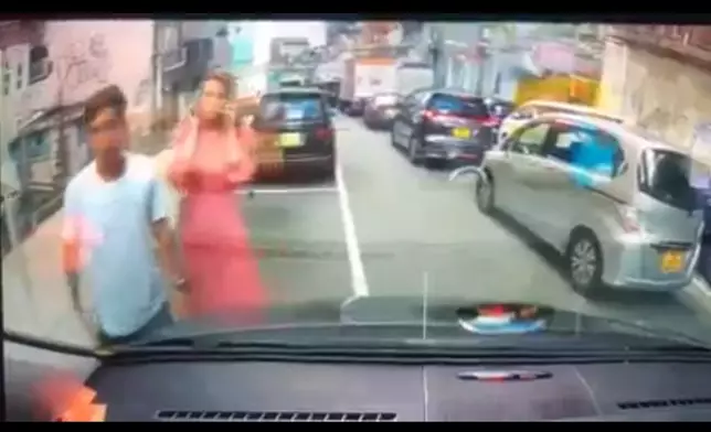 最終司機無奈離開。