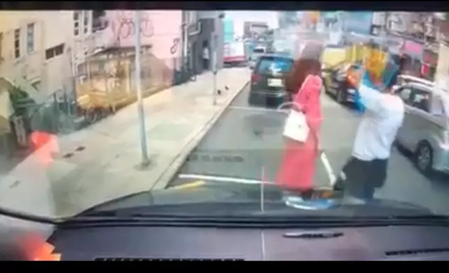 有白衣男嘗試交涉，不過「呂小姐」不為所動。