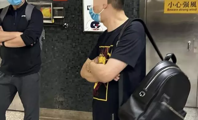 Tyson Yoshi將兩名疑似偷指女友Christy的男子拍下。