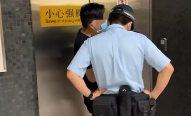 當時有警員到場。