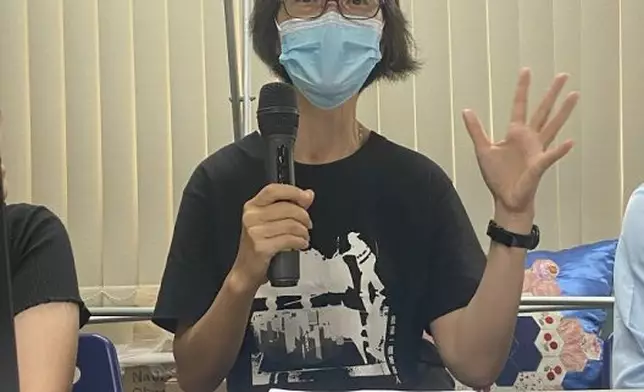 街坊兼關注組成員莫女士認為榮芳街街巿選擇少空檔多，而且價錢較外面貴，寧取道其他街檔。(受訪者提供)