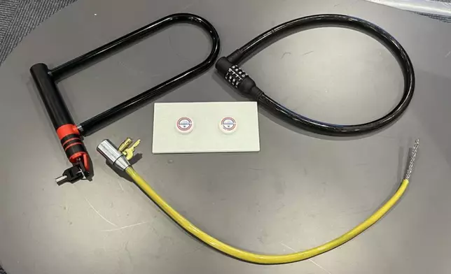 警方防止罪案科建議市民使用GPS追蹤貼及較穩固難以被剪斷或破壞的單車鎖。