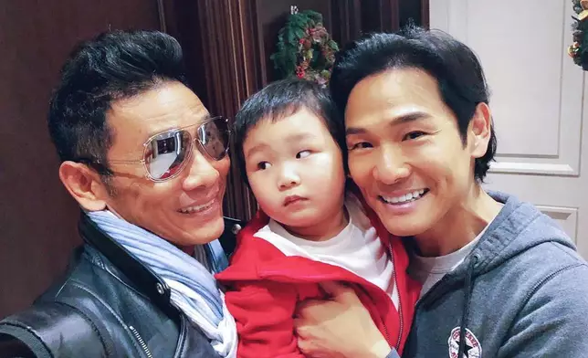 杜德智（左）是杜德偉（右）的哥哥。