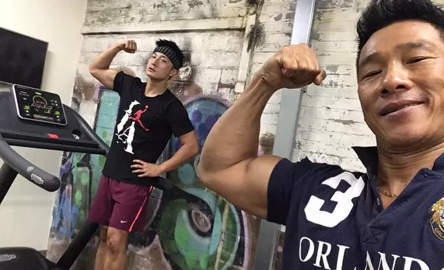 與方力申好老友。