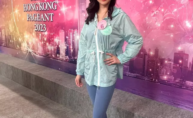 Hanna表示到埗最想食越南春卷及到當地嘅海灘一遊。（本網記者攝）