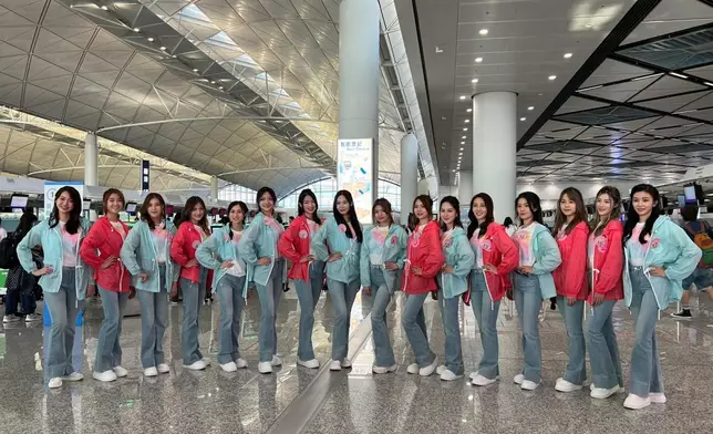 出發前先嚟張大合照。（本網記者攝）