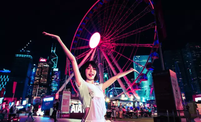 明禎自爆靠坐摩天輪減壓。