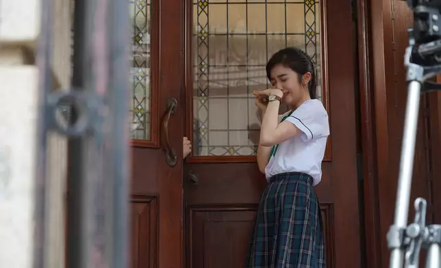 Hazel眼淚停不了。