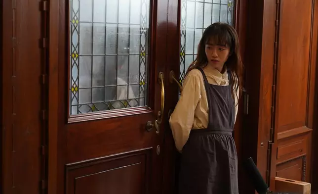 Alma飾演另一個空間的Hazel。