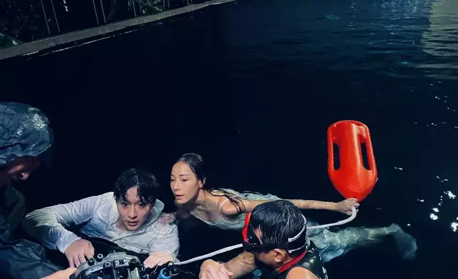 整個MV在水底拍攝。