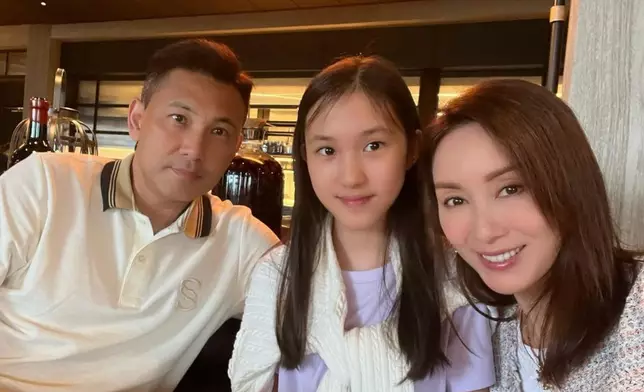 郭可盈自2009年拍畢最後一套劇集《富貴門》後息影，專心打理家族生意及相夫教女。