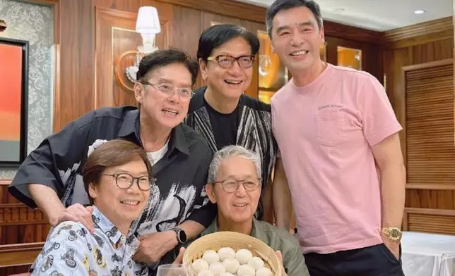 日前是葉智強生日，溫拿隊員為他慶生。