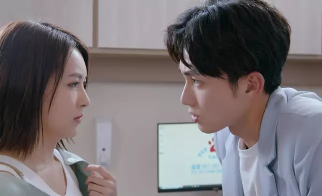 周嘉洛口甜舌滑男女通殺，連蜥蜴佢都搞得掂！