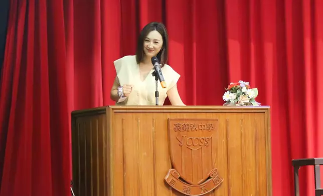 高Ling早前應一間中學邀請出任畢業典禮致辭分享。