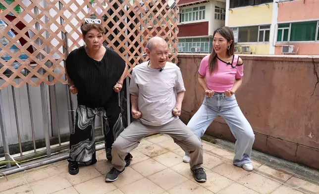 肥媽個樣呆咗。