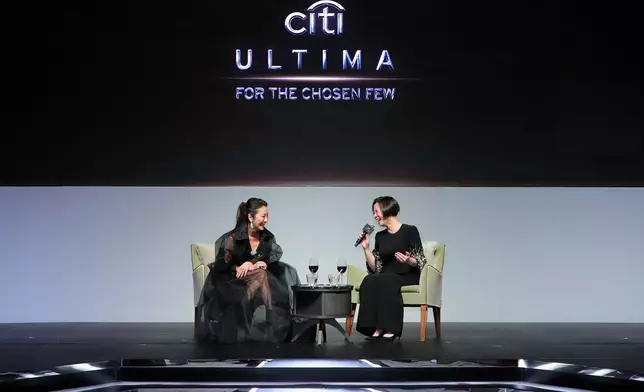 楊紫瓊與伍燕儀女士即席交流對話。