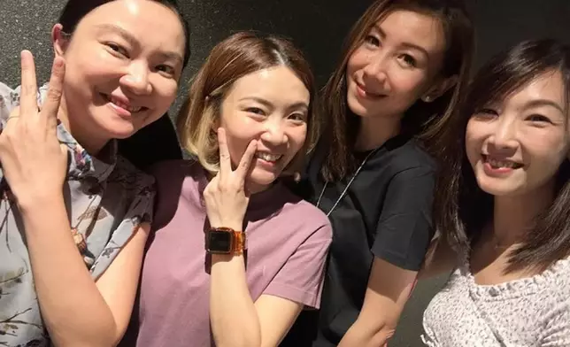 出席第17屆鮮浪潮國際電影節《無人駕駛》放映，跟譚潔雯、張詠妍及區文詩合照。