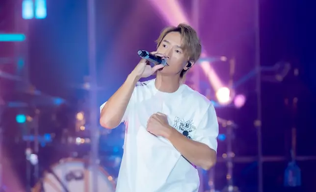 回到自己成長的地方，Jason顯得份外放鬆。