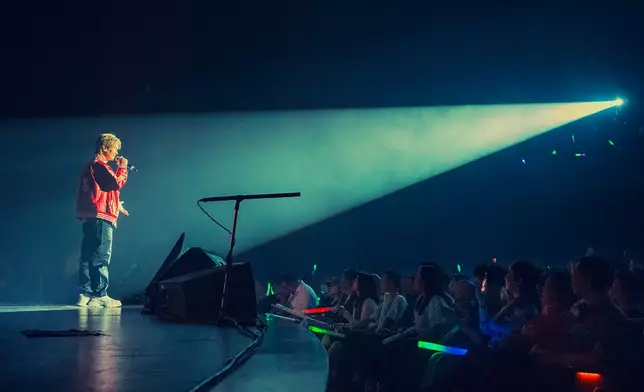 Jason演唱會期間多次真情流露。