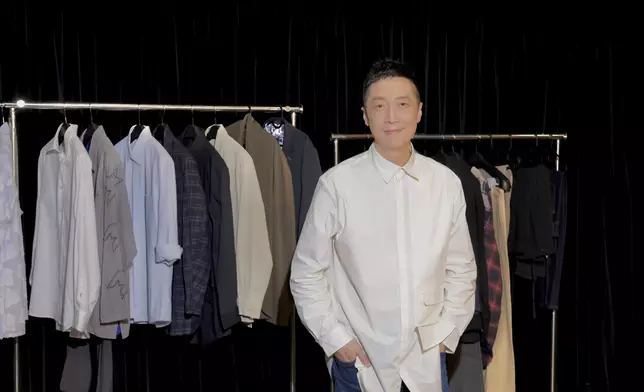 馬仔於8月7日晚為演唱會拍攝海報。