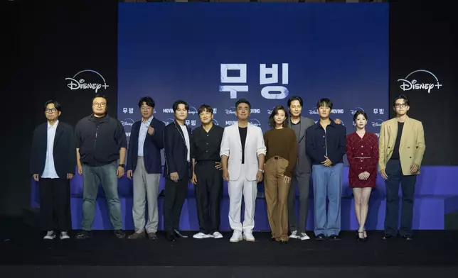 《Moving超異能族》導演及編劇，聯同主要演員早前出席新劇發布會（Disney+提供圖片）