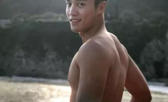 新造型跟丁子朗本身陽光孩子的感覺大不同。