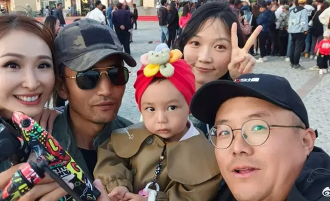 陳貝兒也十分享受拍攝的過程。