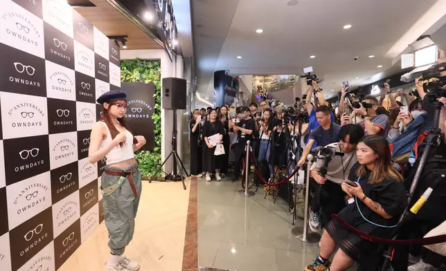 Day甫出場已經惹來現場逾半百粉絲瘋狂尖叫，場面熱鬧。