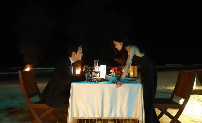 電影不但改編自前蘇聯電影《為單身漢設下的陷阱》，也以2019年中國孕婦王暖暖在泰國被丈夫推下懸崖的故事為靈感。