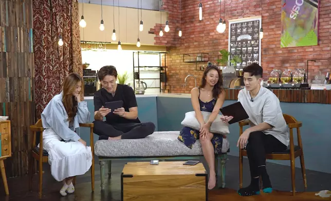 今集四位主持，左起：伍韻婷、Patrick Sir、Honey、Oscar