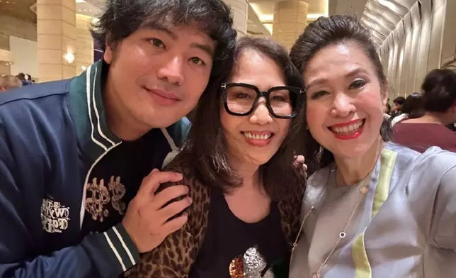 王玉環分享與陳友太太及其兒子陳良韋的合照。
