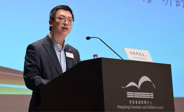 何啟明。資料圖片