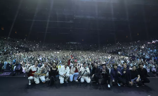 DJ/MC以《聖馬力諾之心》為拉闊音樂會畫上完美句號，最後與全場觀眾大合照，現場氣氛高漲。