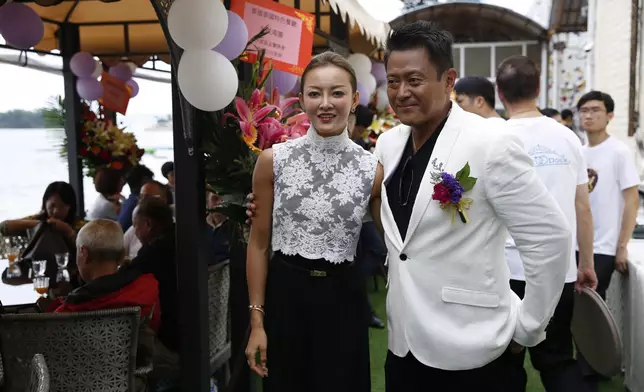 55歲的魏駿傑與細20歲的張利華在2020年離婚