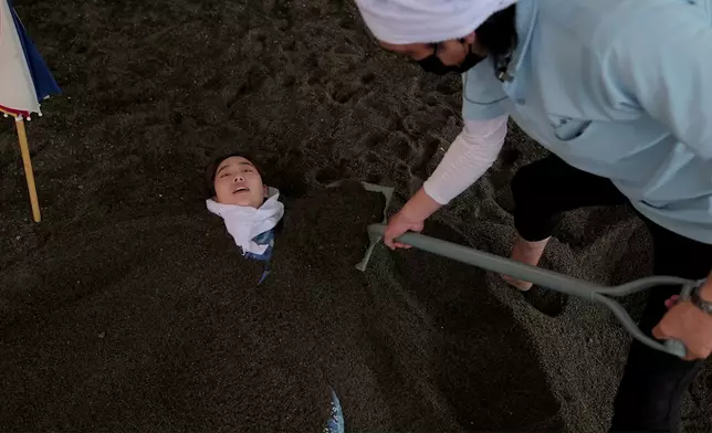 暉哥好似好緊張咁。