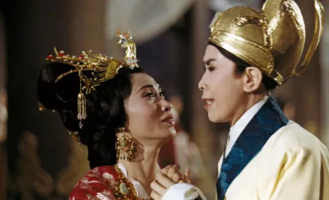 白雪仙與任劍輝多年來合作演出過《牡丹亭驚夢》、《帝女花》、《紫釵記》等經典劇目。