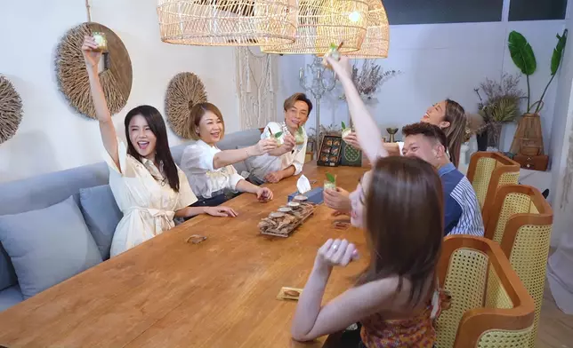 大家都好開心。