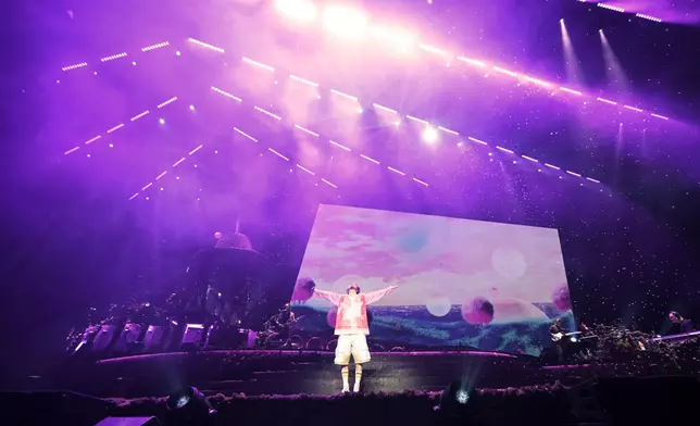 《Fragments of Wonder 鄭中基世界巡迴演唱會2023》香港站詳情，敬請留意機動電視台及鄭中基的社交平台公布。