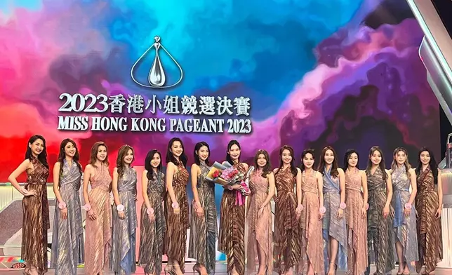 一年一度《2023香港小姐競選決賽》跨平台直播收視最高23.7點，高踞上周收視榜首。（本網記者攝）